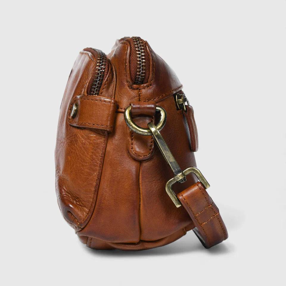 Classic Cognac Leather Women's Handbag - Tan colour