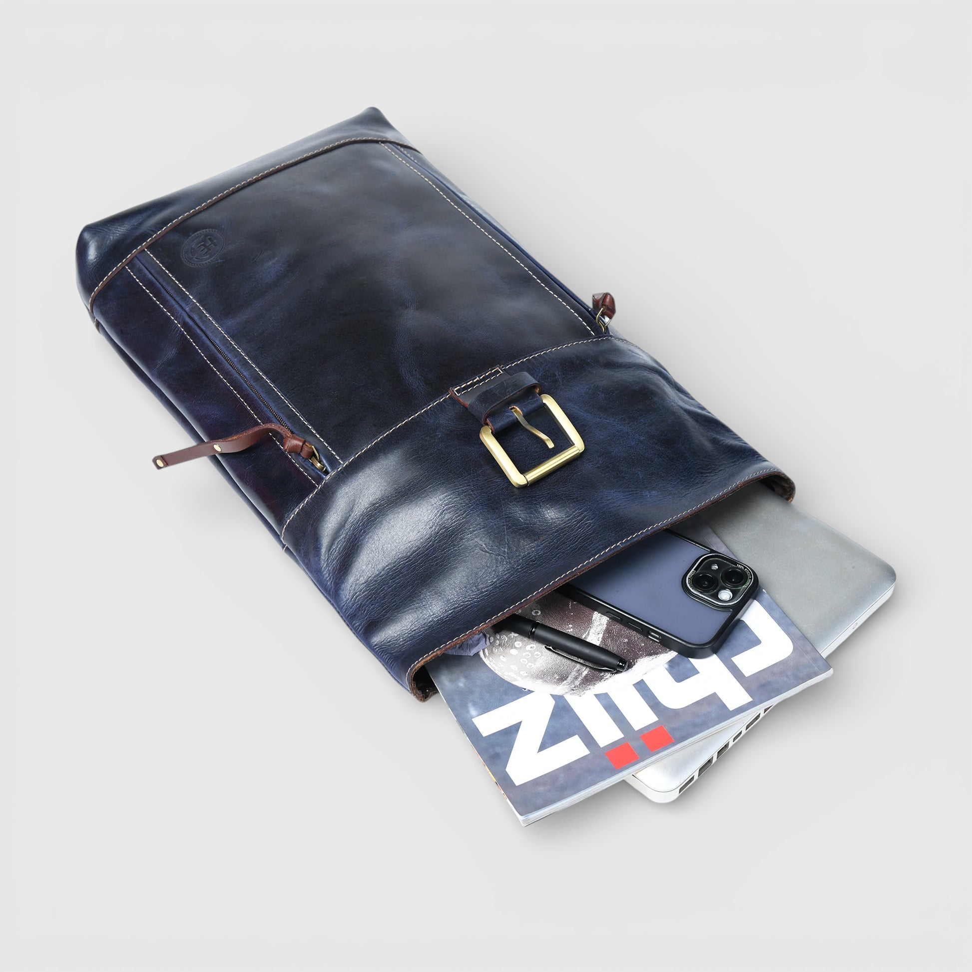 Explorer Vintage Leather Roll-Top Backpack | Midnight Blue