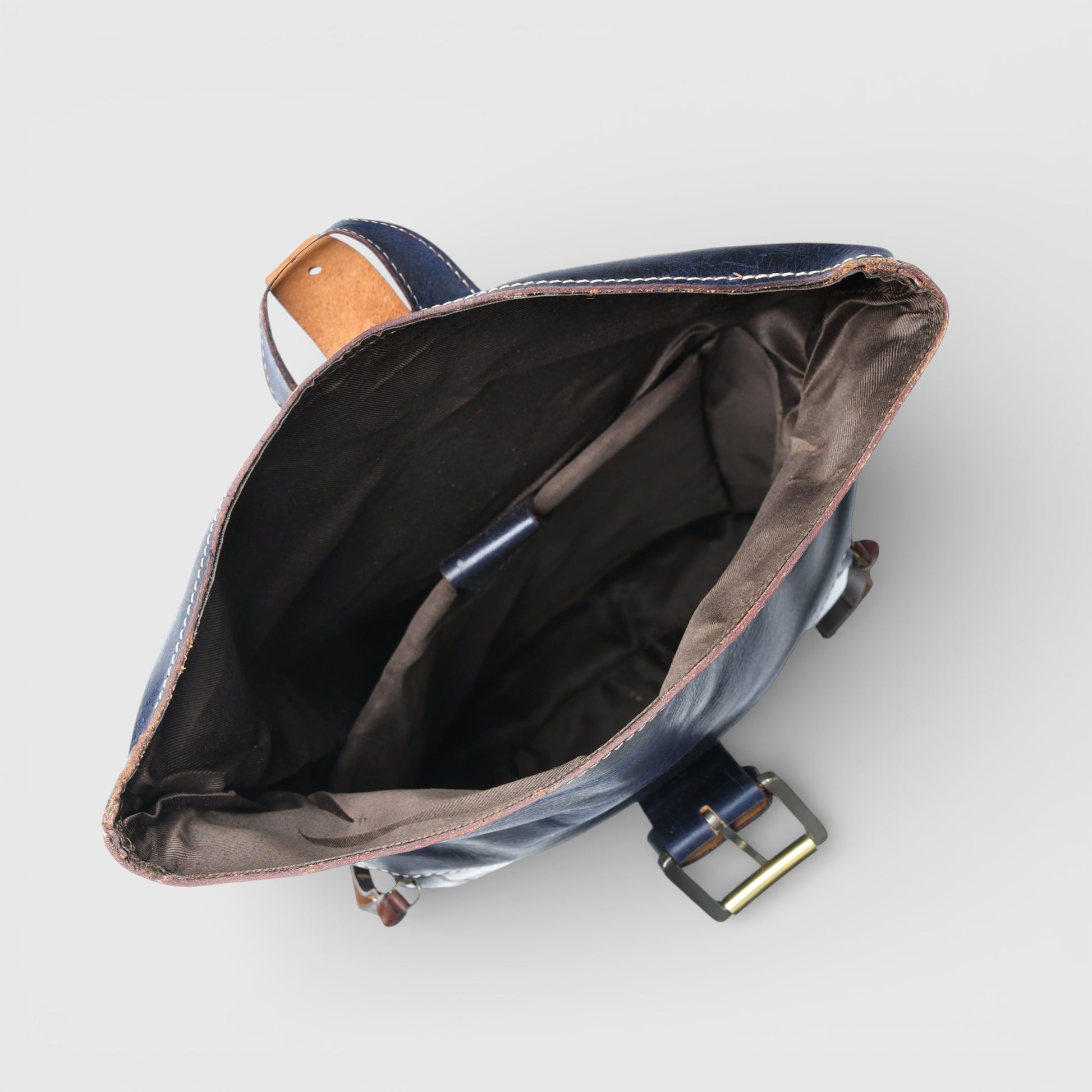Explorer Vintage Leather Roll-Top Backpack | Midnight Blue