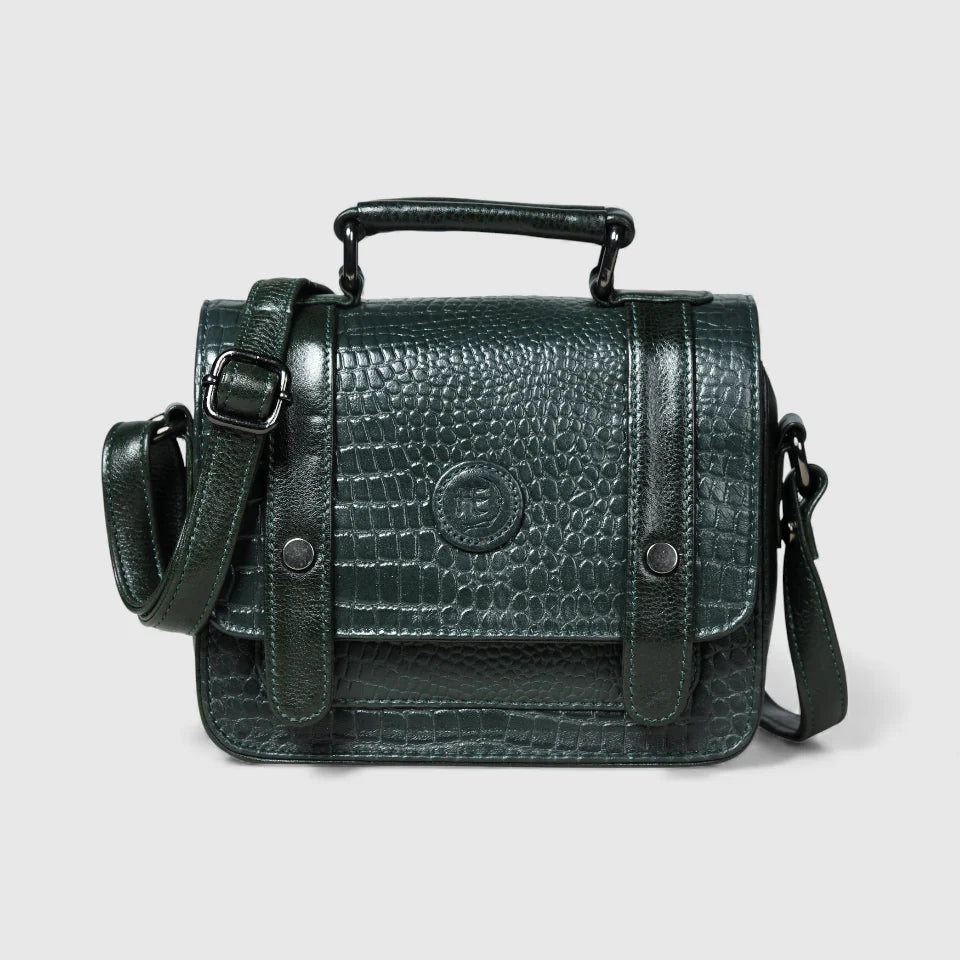 Urban Voyager Leather Belt Bag - Rich Green