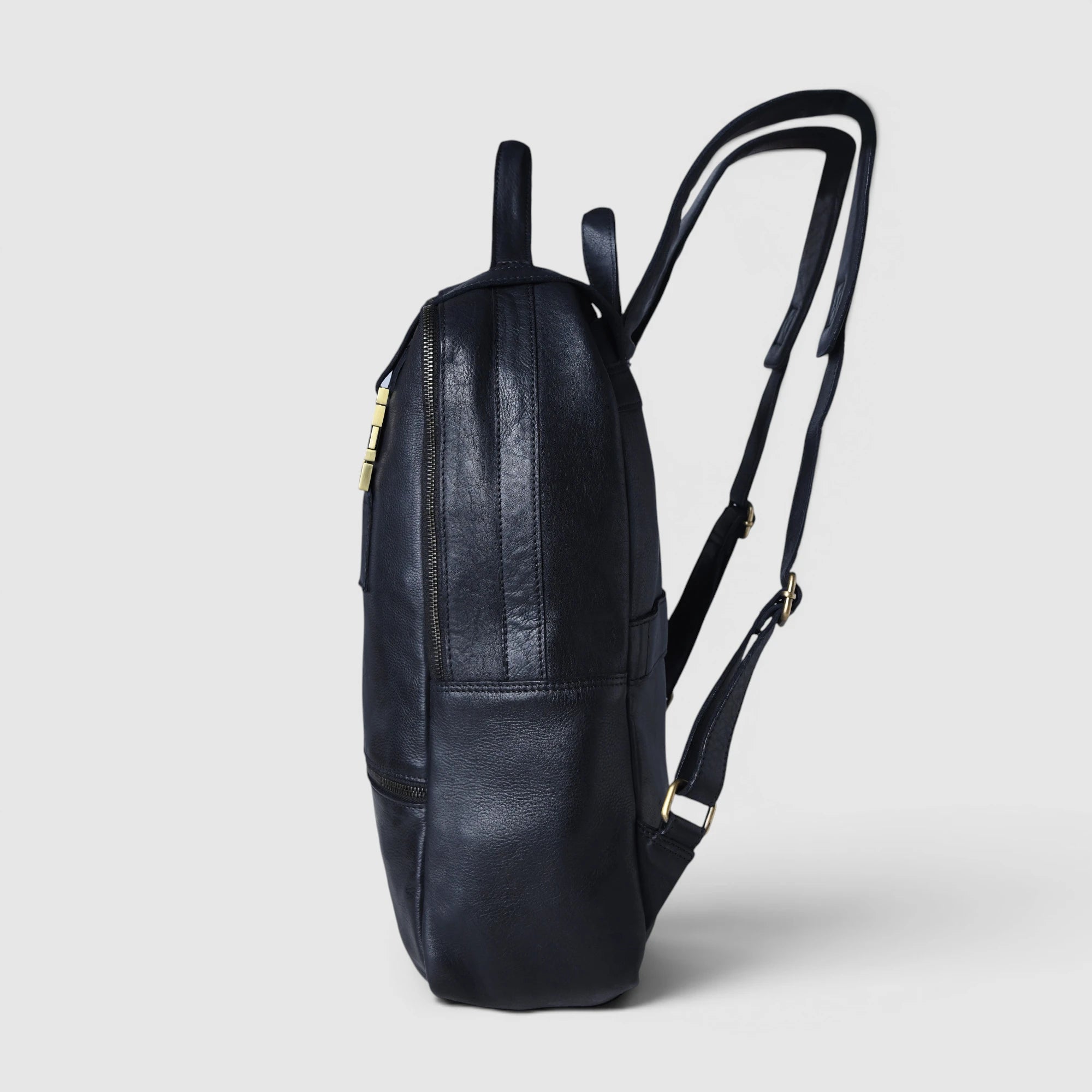 Oakridge Leather Backpack – Classic Black
