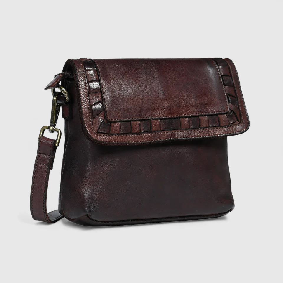 Verdant Crossbody Women's Leather Handbag - Maroon colour