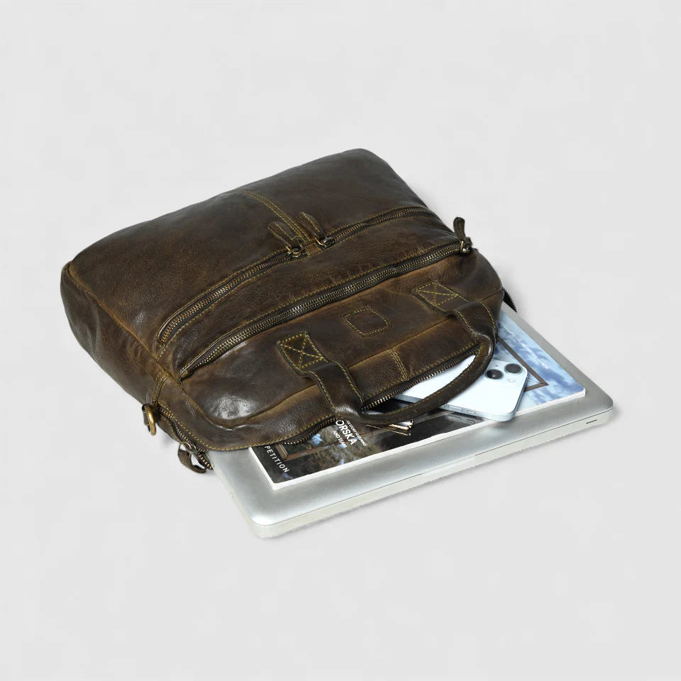 Voyager Vintage Leather Laptop Bag - Olive colour