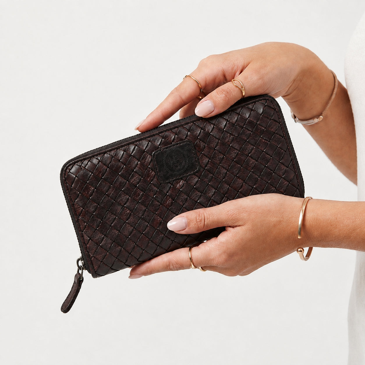 Aurelian Woven Zip Wallet – Espresso Brown