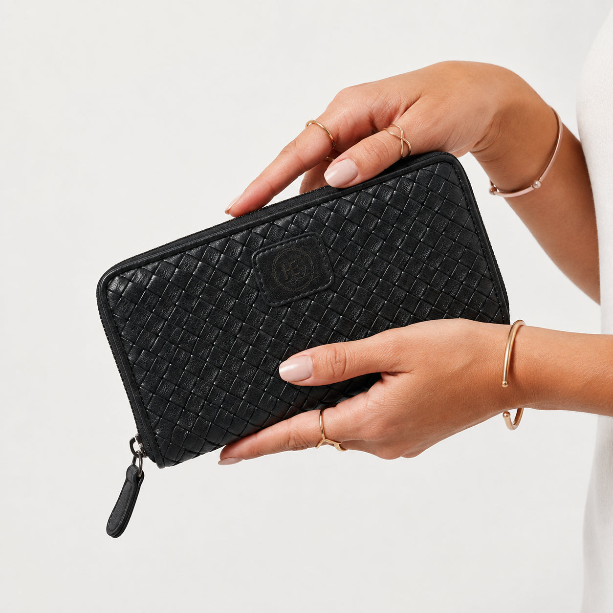 Aurelian Woven Zip Wallet – Black Color