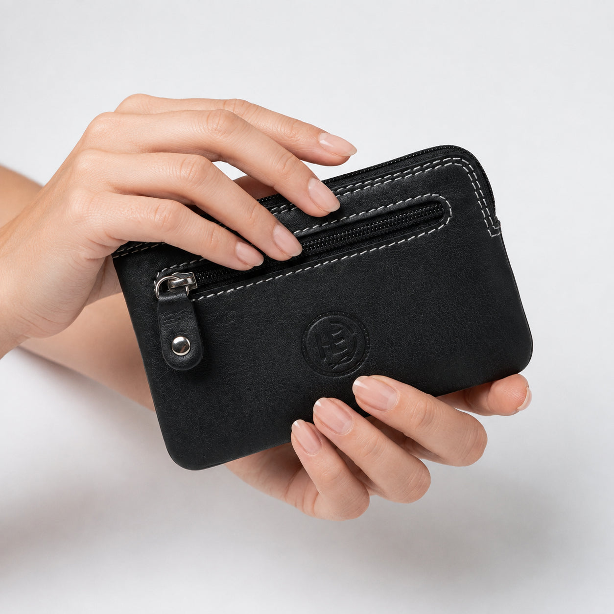 NomadCore Everyday Pouch - Black color