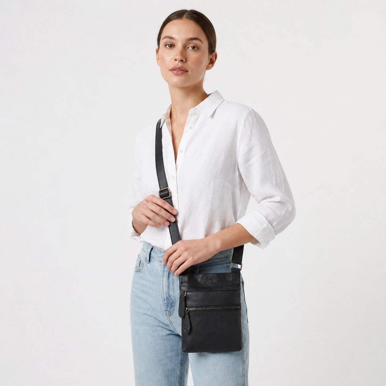 Vintage Terra Crossbody Bag - Black color