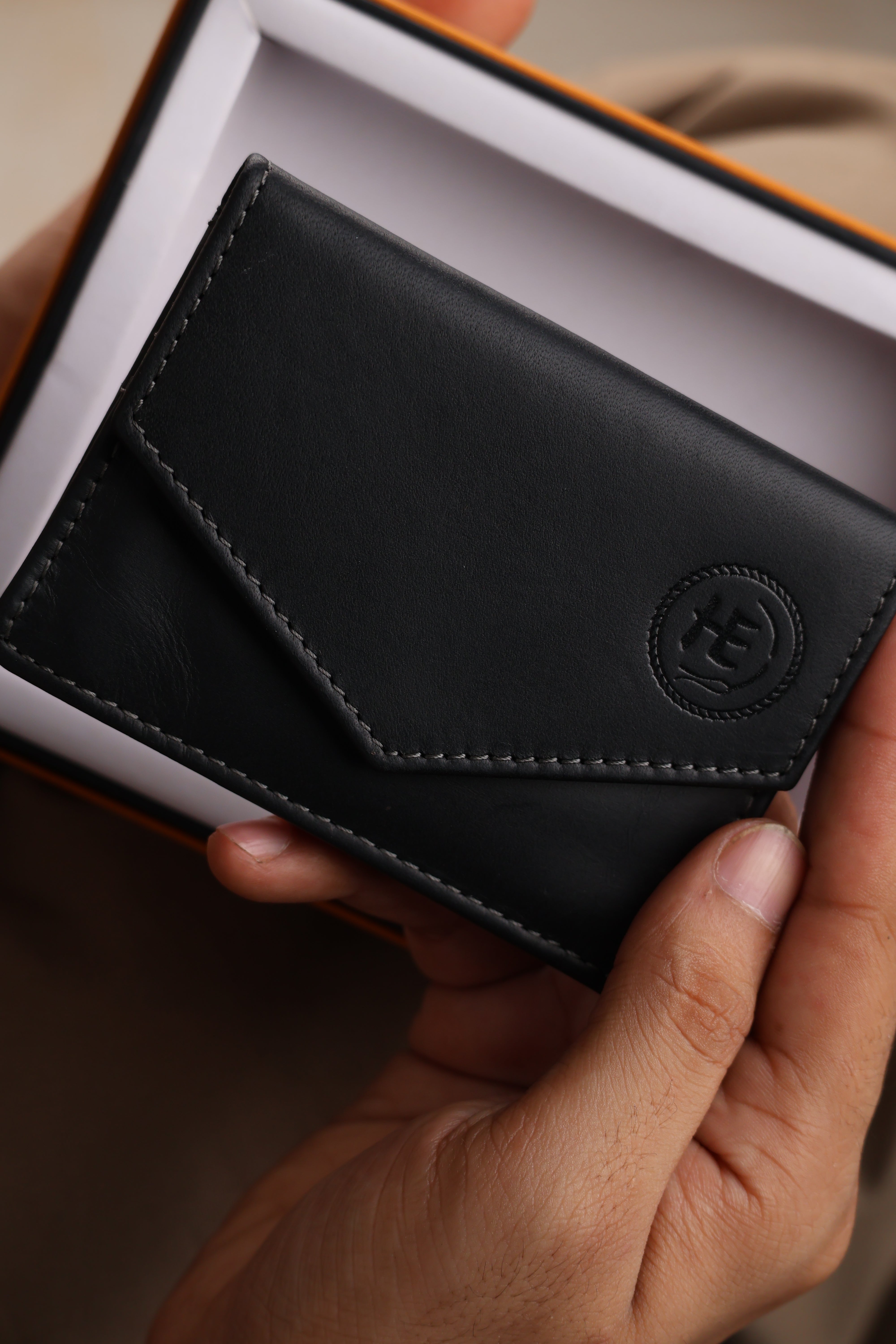 Emerald Regency Compact Vintage Leather Card Wallet - Black Colour (Gift)